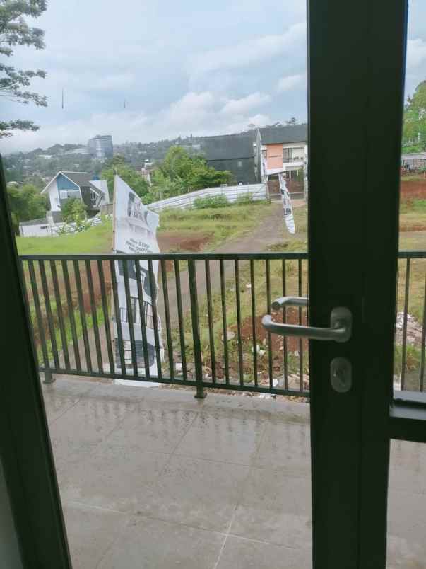dijual rumah villa mewah klasik di dago bandung