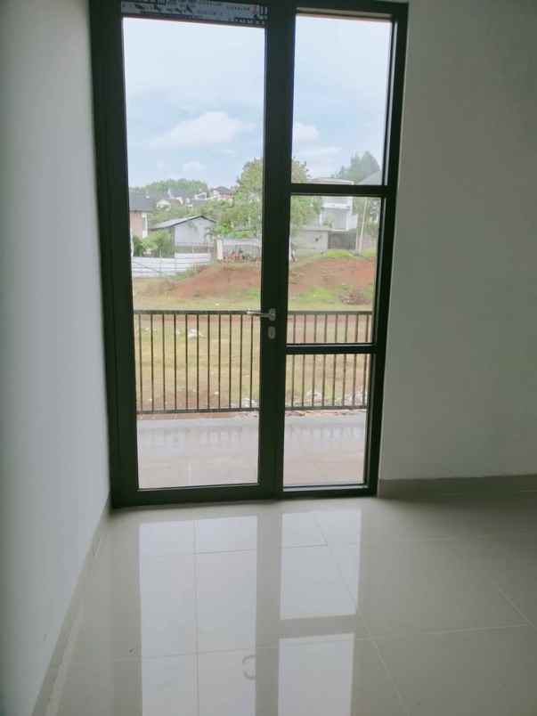 dijual rumah villa mewah klasik di dago bandung