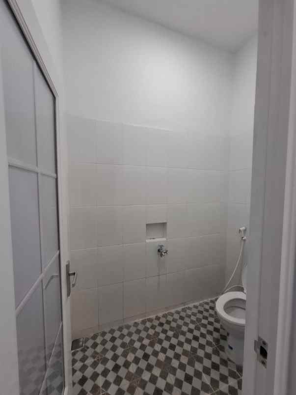 dijual rumah wirokerten