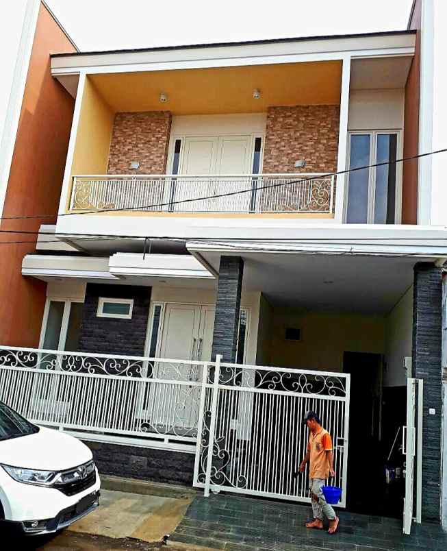 dijual rumah wisma permai