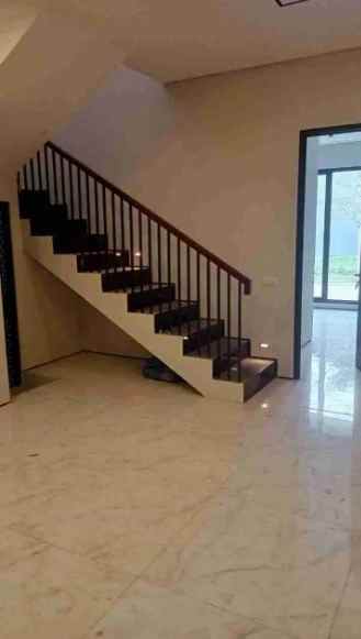 dijual rumah woodland citraland