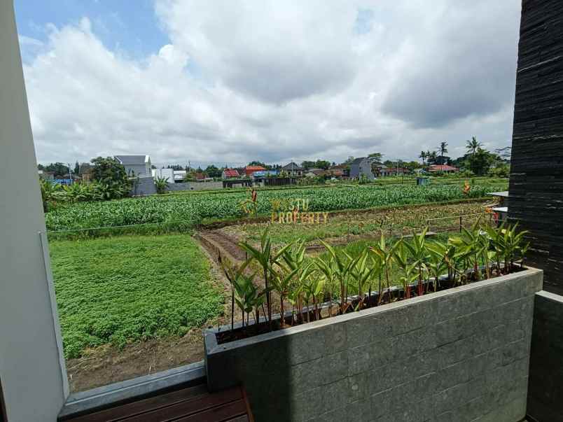 dijual villa sariharjo ngaglik sleman