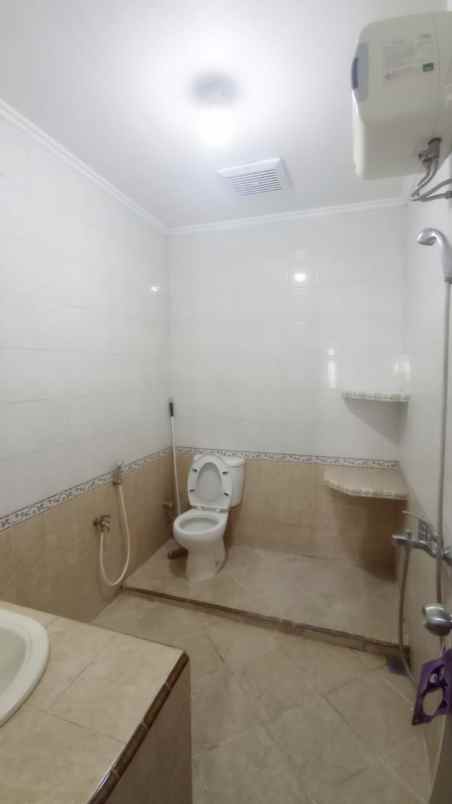 disewa rumah baru renovasi di rawamangun jakarta timur