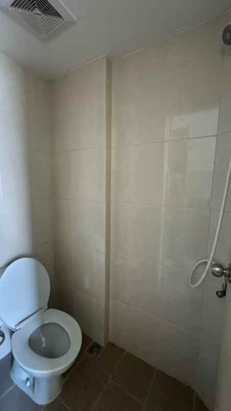 disewakan apartemen osaka pik2 type studio harga murah