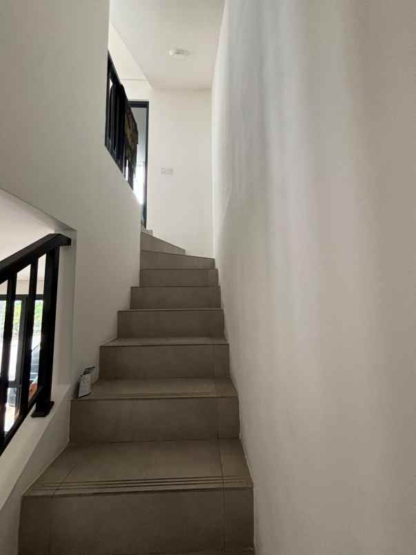 disewakan ruko gudang kantor latinos boutique soho bsd