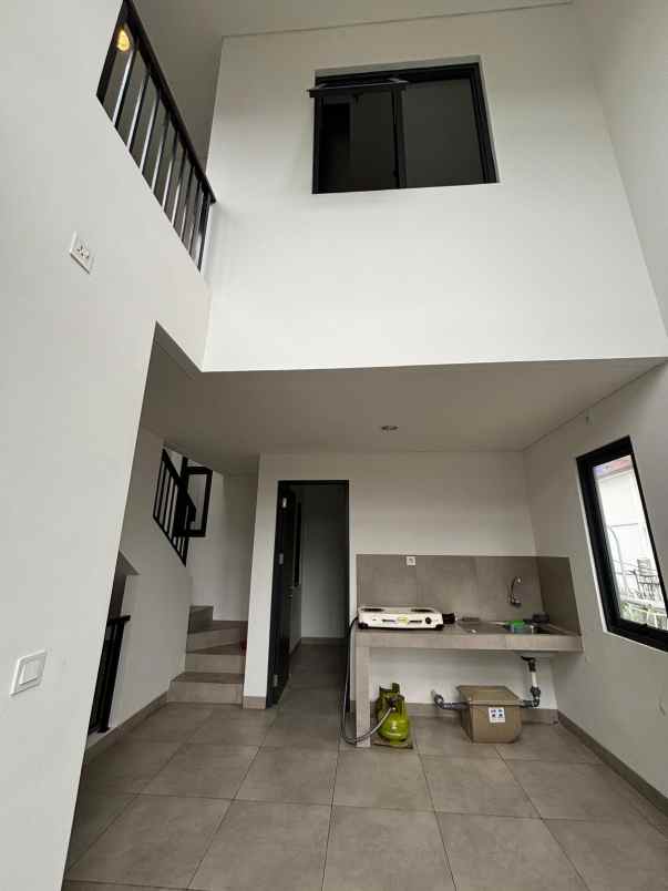 disewakan ruko gudang kantor latinos boutique soho bsd