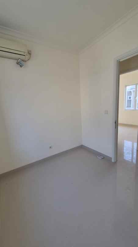 disewakan rumah cluster thames jakarta