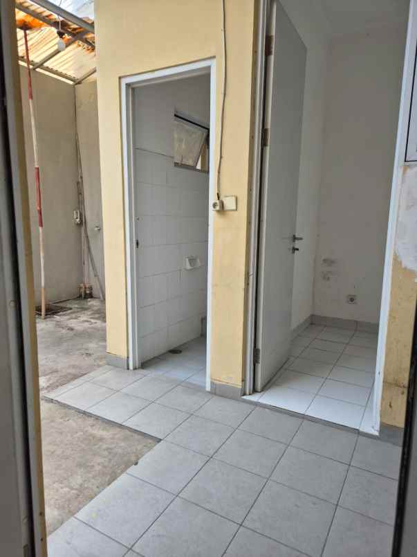 disewakan rumah cluster thames jgc jakarta