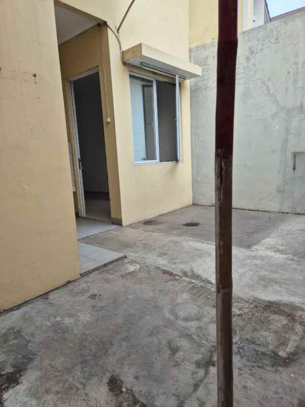 disewakan rumah cluster thames jgc jakarta