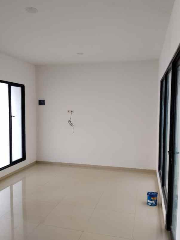 disewakan rumah eastern park residence