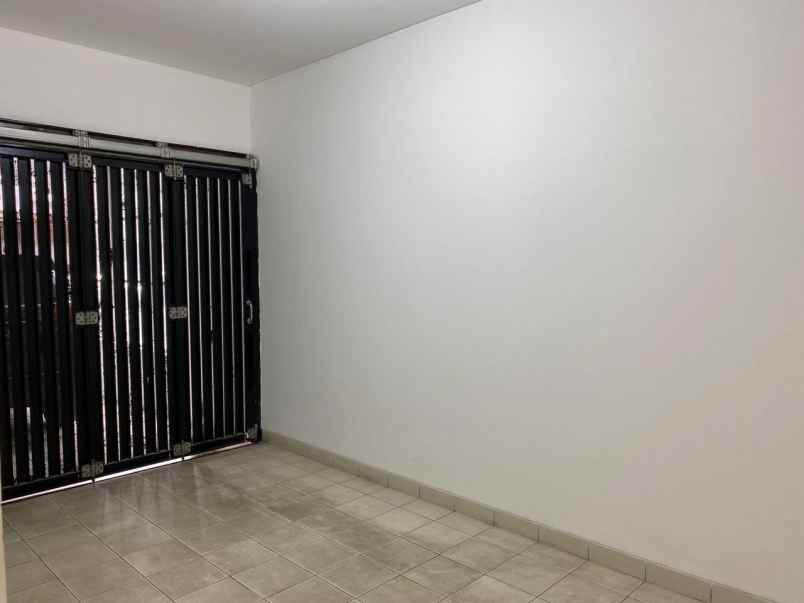 disewakan rumah jakarta garden city