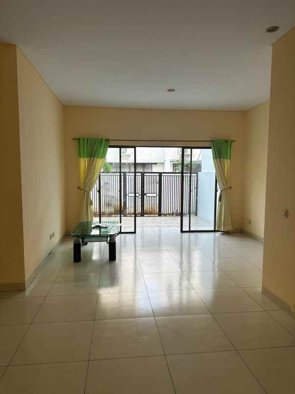 disewakan rumah jakarta garden city