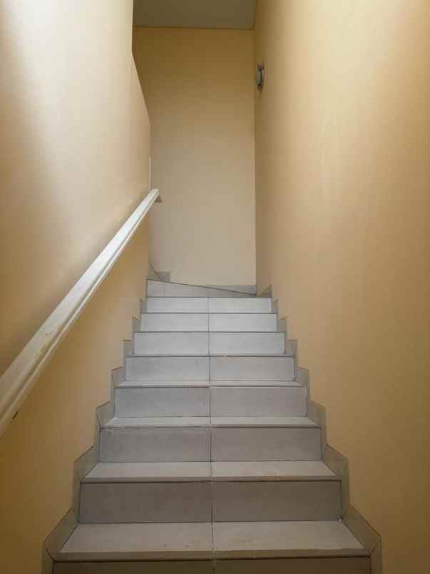 disewakan rumah jakarta garden city