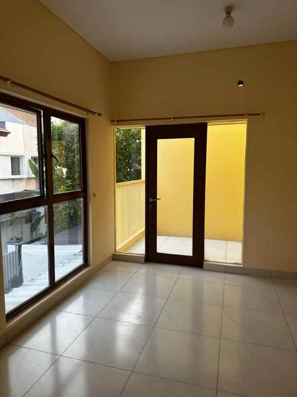 disewakan rumah jakarta garden city