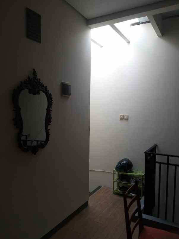 disewakan rumah kayu putih utara