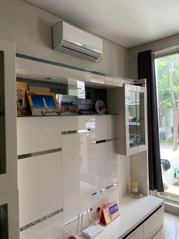 disewakan rumah modern minimalis di the greenlake