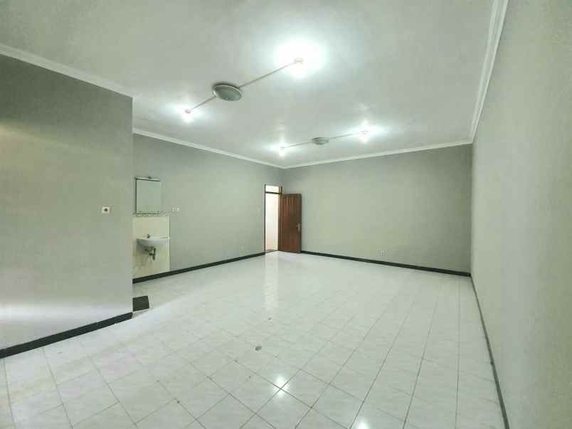 disewakan rumah ngagel