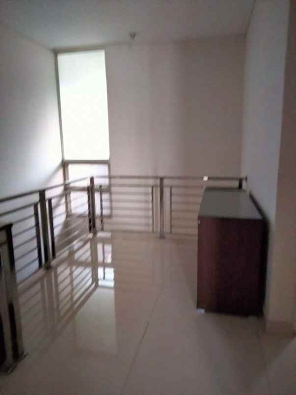 disewakan rumah pakuwon city