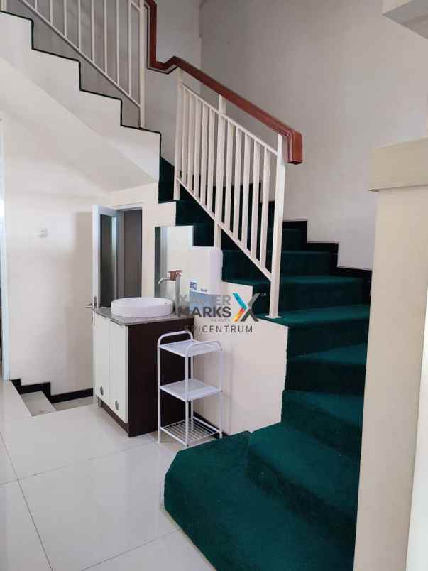 disewakan rumah siap huni di sukolilo dian regency