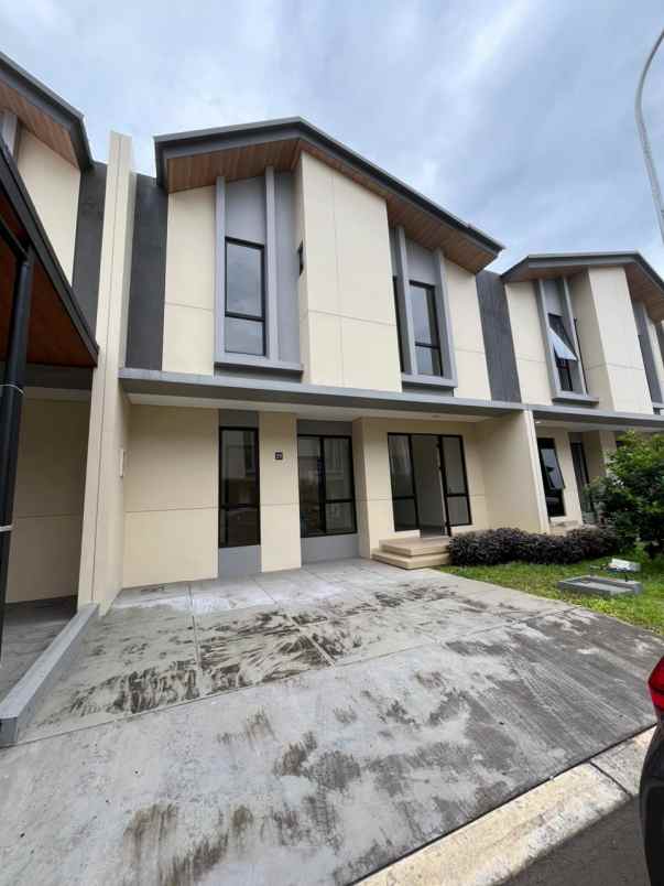 disewakan rumah suvarna sutera cluster