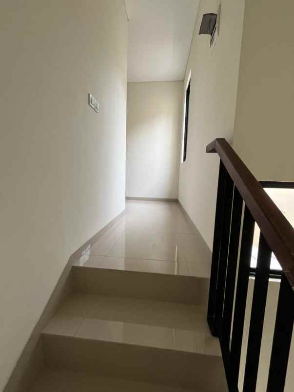 disewakan rumah suvarna sutera cluster