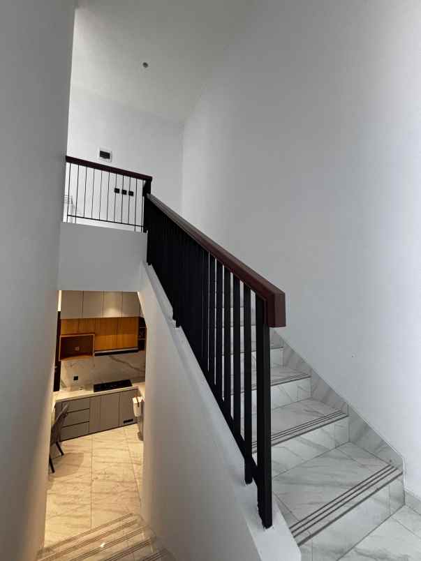 disewakan rumah suvarna sutera tangerang