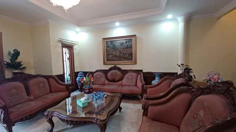 disewakan rumah taman modern