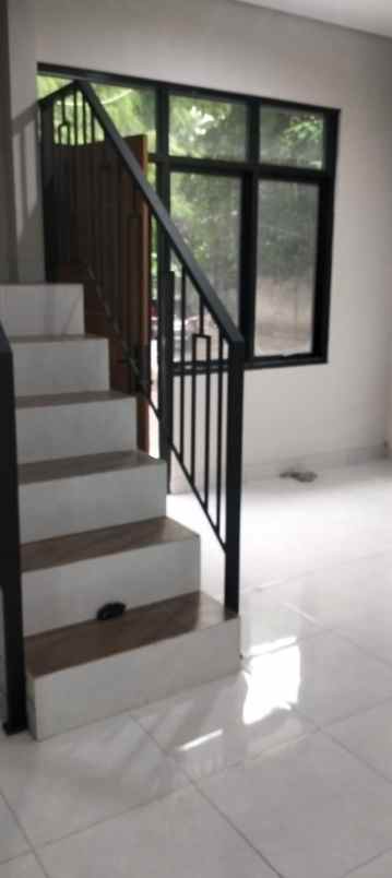 disewakan segera rumah bu strategis di cilandak