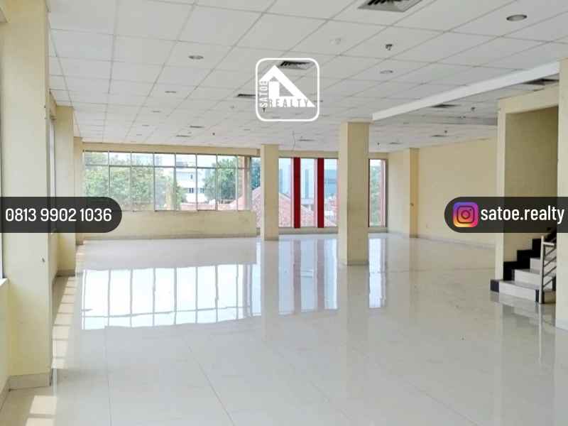 gedung kantor 5 lantai di cikini menteng jakarta pusat