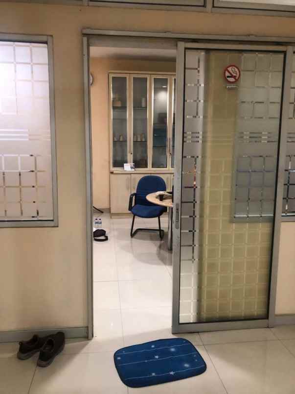 gudang dekat toll bekasi timur pinggir jalan besar