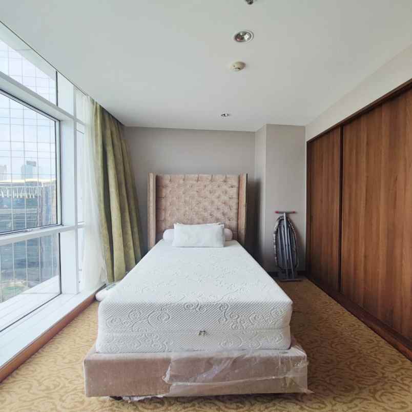 jual apartemen oakwood premier cozmo 2br