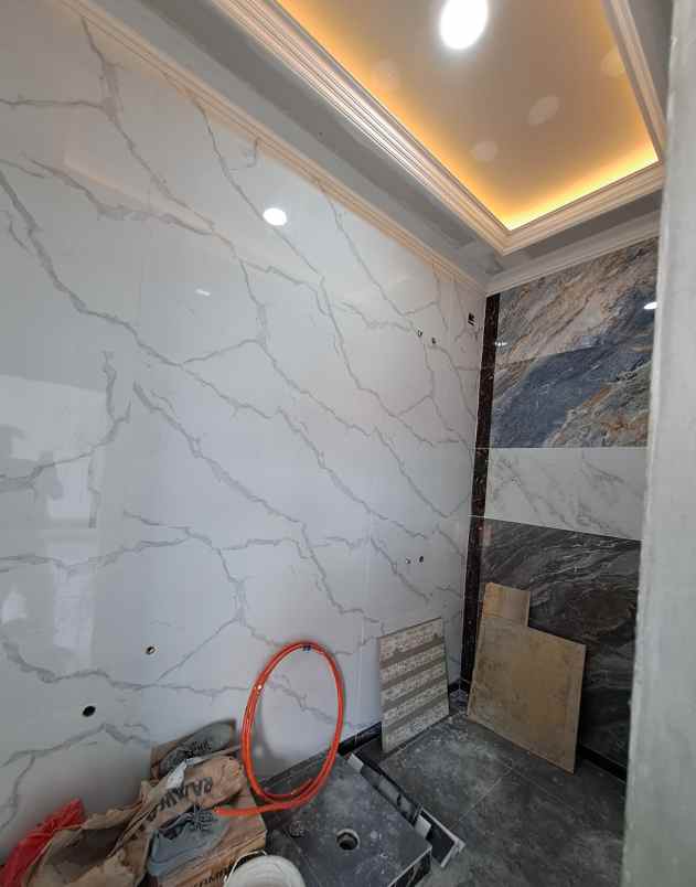 jual rumah roodtop di kahfi 2 jagakarsa