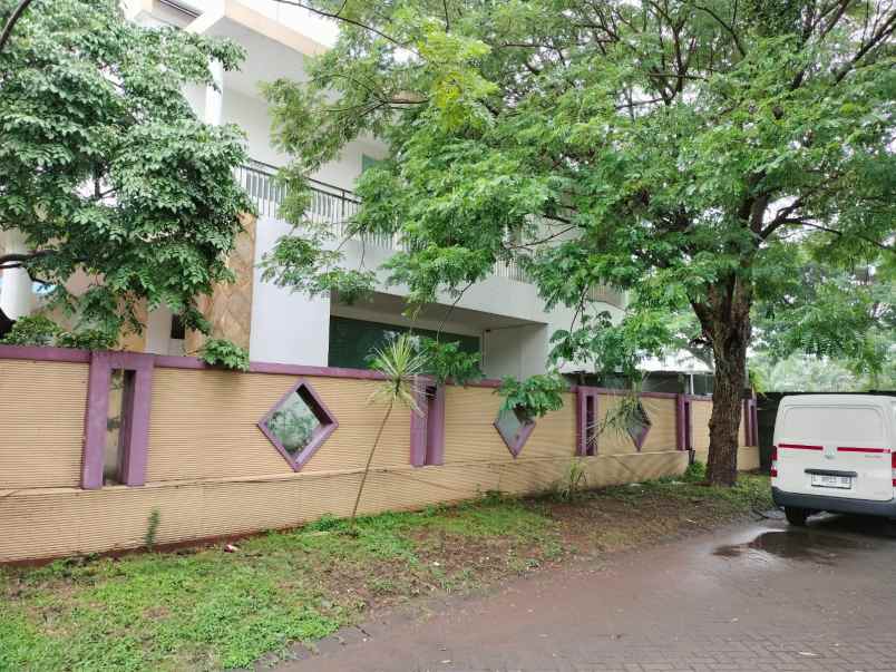 pakuwon city san diego 2 lantai kosongan minim 2 tahun