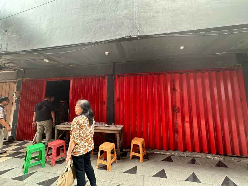 ruko langkah di pusat kota surabaya