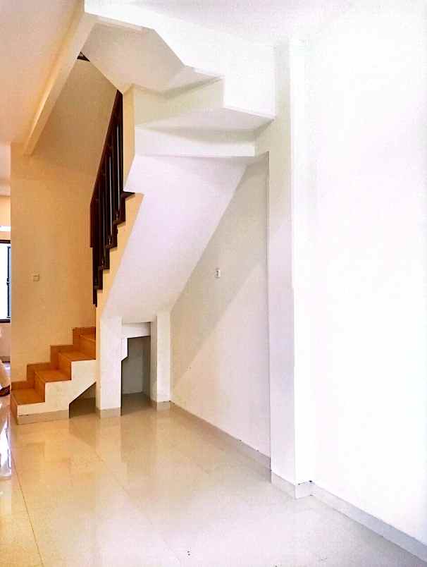 rumah 2 lantai dalam komplek arco bebas banjir