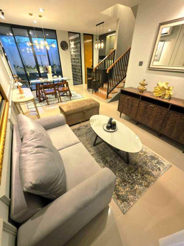 rumah 2 lantai full furnished dekat maguwoharjo sleman