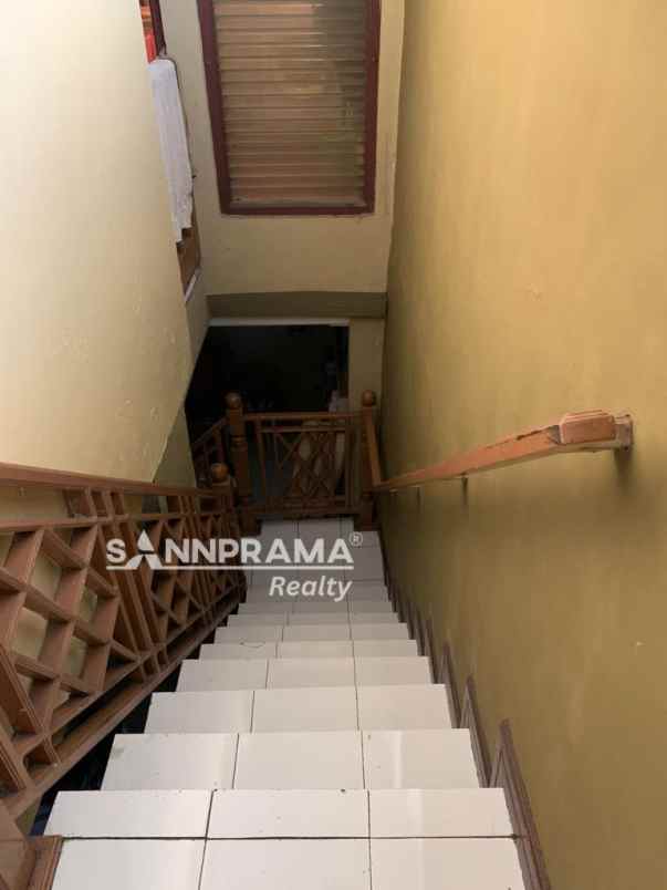 rumah 2nd mekarjaya depok 2 tengah tara