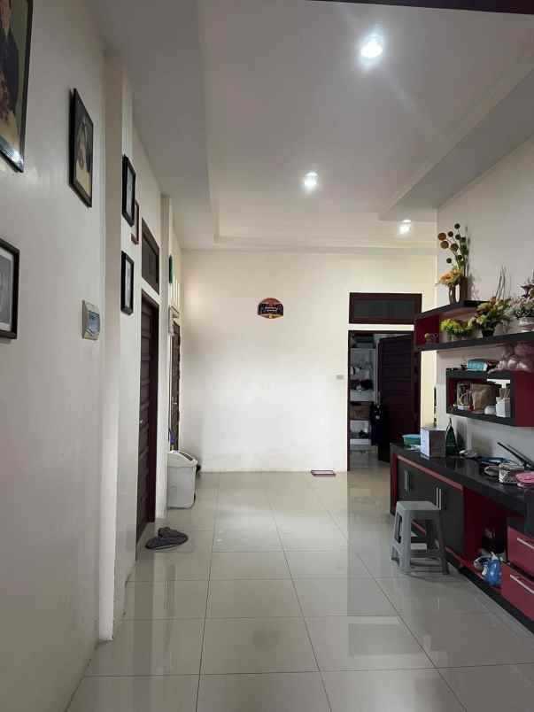 rumah 3 lantai beserta perabot ukuran tanah 15x25