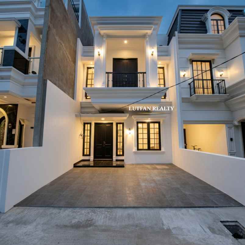 rumah american classic dalam cluster dekat taman kota