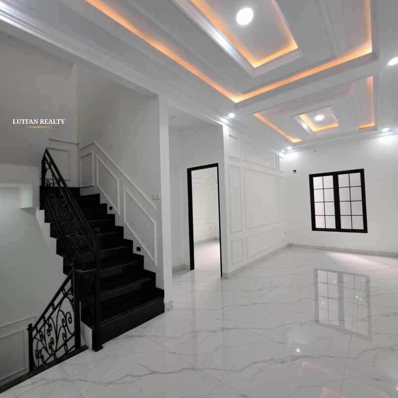 rumah american classic jagakarsa dalam cluster