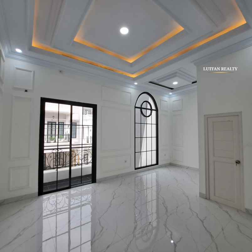 rumah american classic jagakarsa dalam cluster