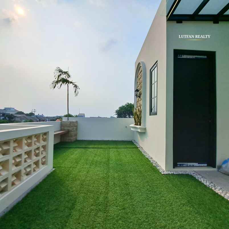 rumah american classic jagakarsa dalam cluster