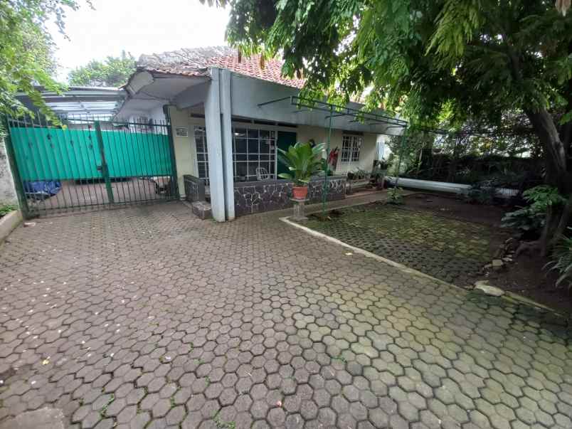 rumah asri luas pavilion jagakarsa jakarta