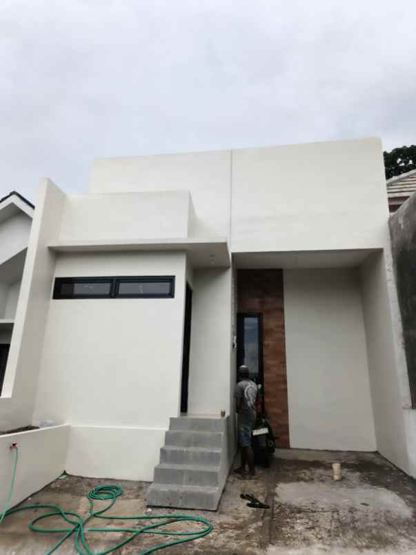 rumah banyumanik semarang dp 5jt 300jtn bebas desain