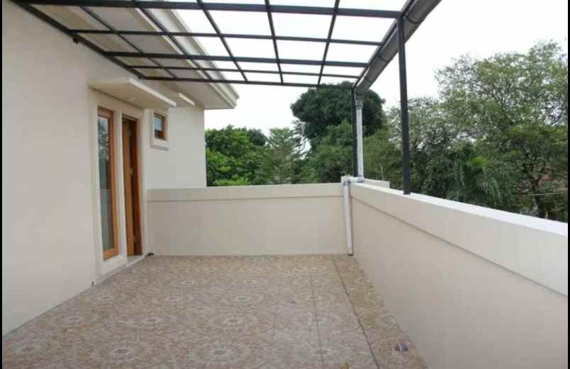 rumah baru 2 lantai desain elegant di kebayoran baru