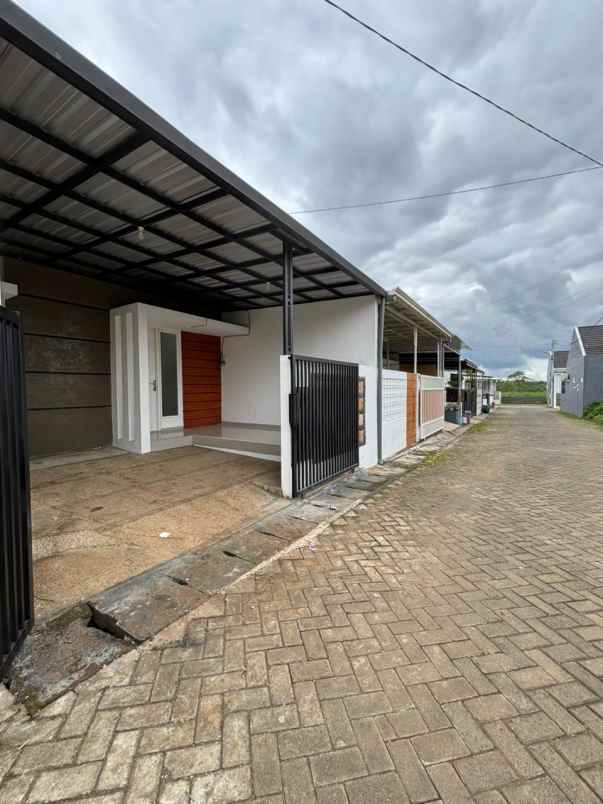 rumah baru dekat bandara pakis malang