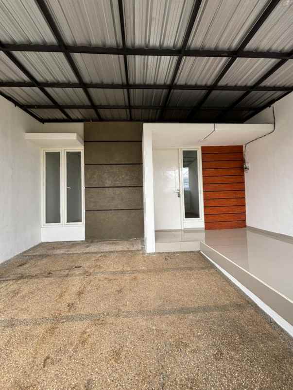 rumah baru dekat bandara pakis malang