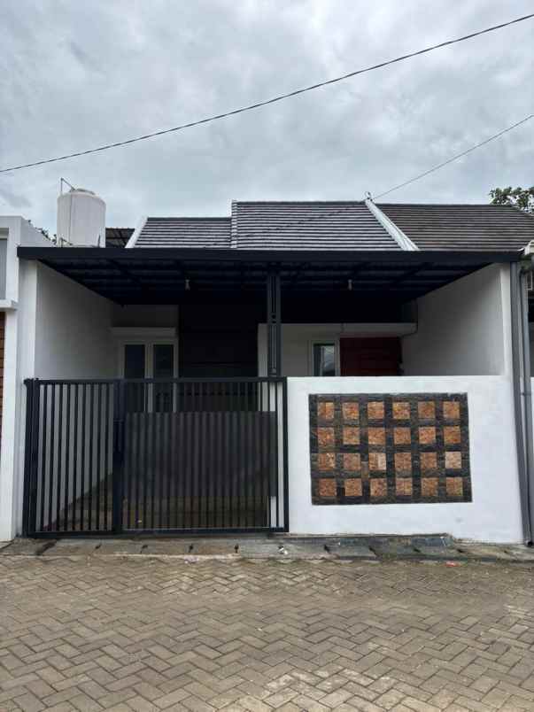 rumah baru dekat bandara pakis malang