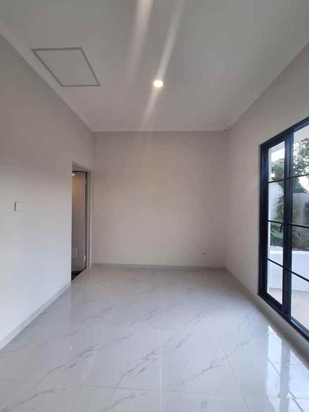 rumah baru design klasik modern di jatiwaringin bekasi