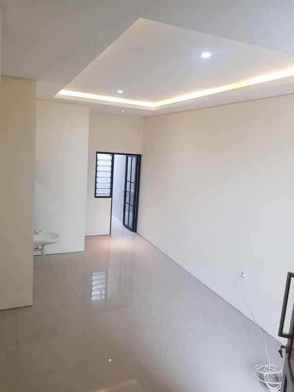 rumah baru gresss modern 2 lantai medokan sawah row 7m